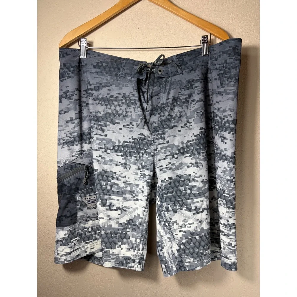 Columbia PFG Mens Grey Digital Camo Board Shorts Fishing Trunks w/opener Size 40